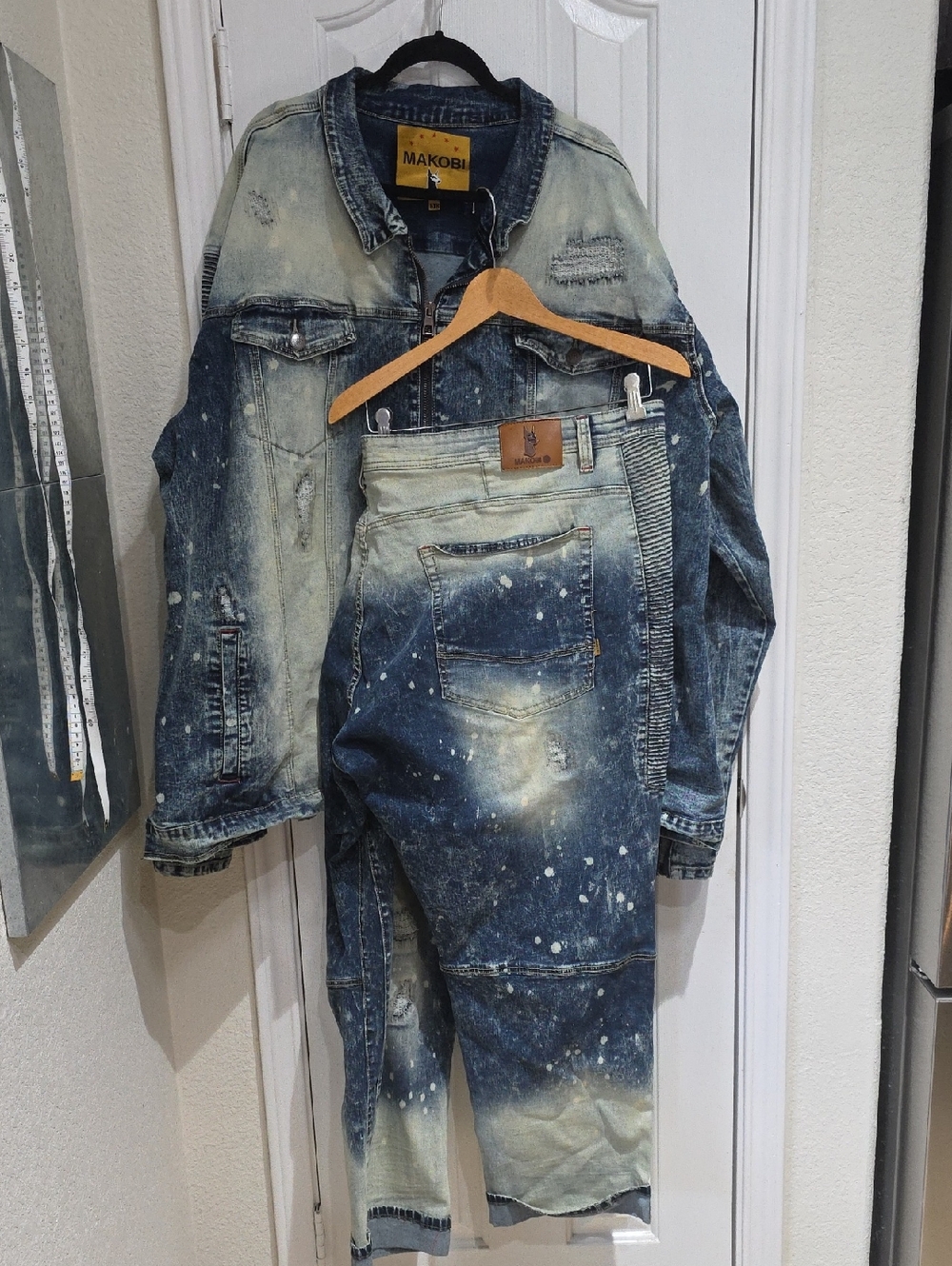 Makobi Men's Distressed Bleach-Effect Blue Denim Jacket/ Jeans Set SZ 6xB 54x32